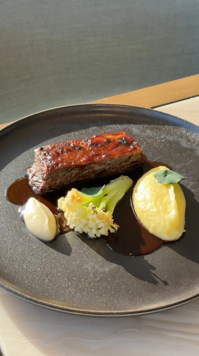 Give dad a lunch he'll be talking about. 

O'Connor beef short ribs, Davidson plum glaze, Paris mash, cauliflower blossom and mountain pepper jus, served with the harbour laid out in front of him.

Bookings via the link in bio.